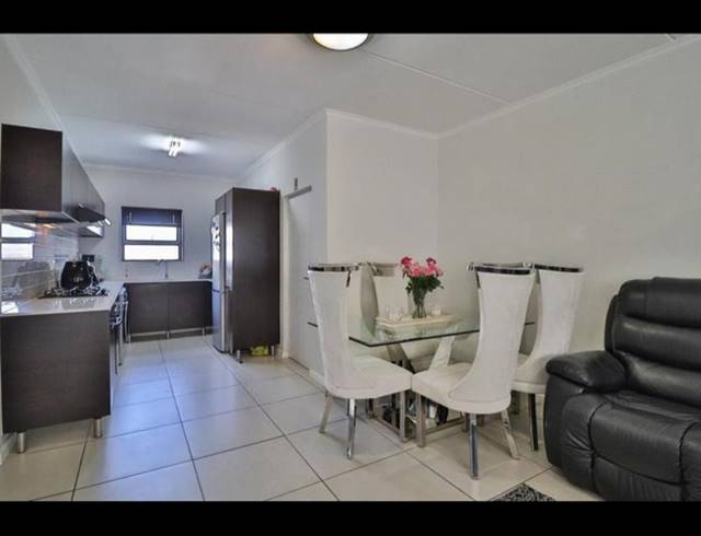3 BEDROOM APARTMENT FOR SALE IN GREENSTONE HILL